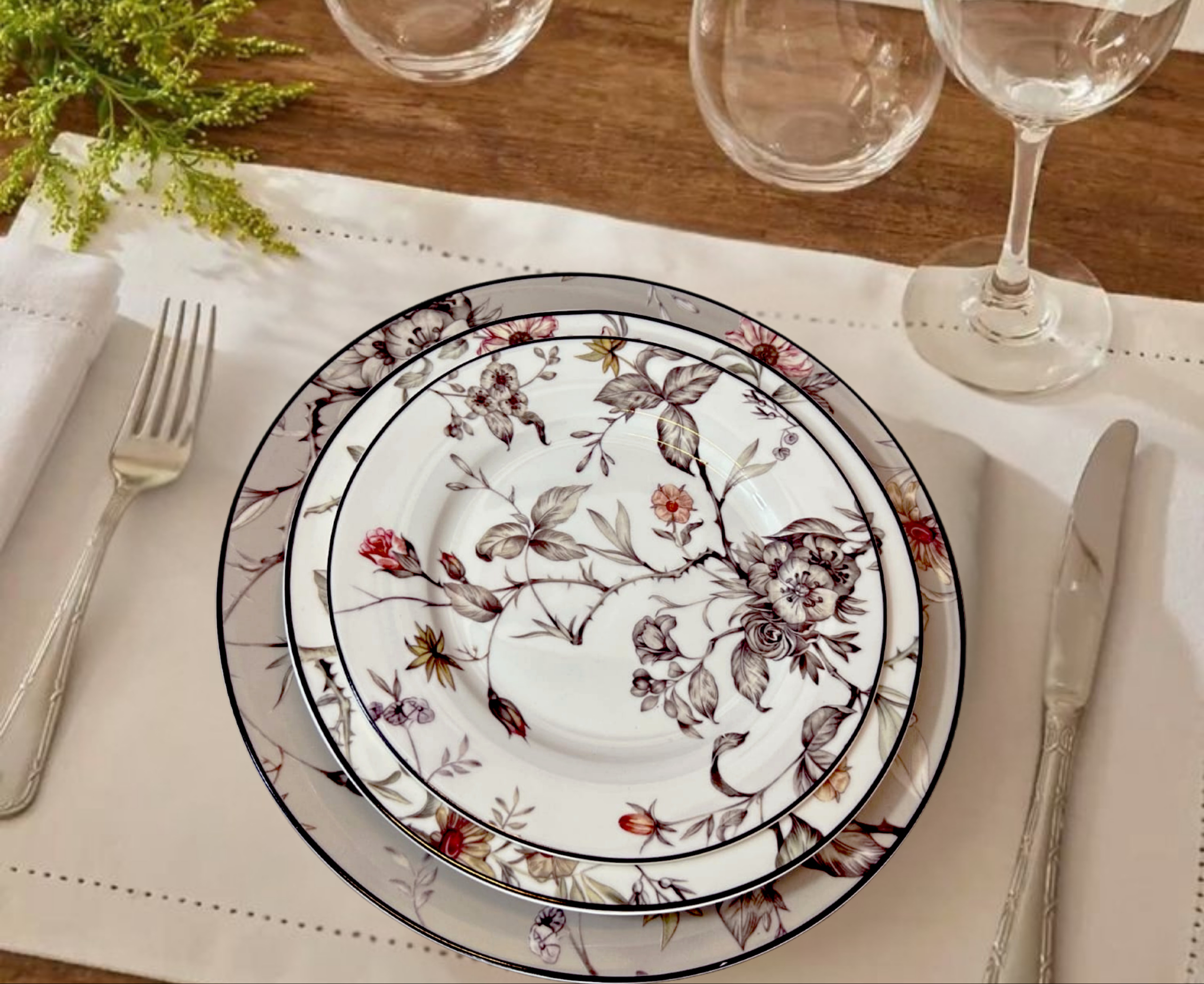 Royal Blossom – 18-Piece Plate Set - Image 2