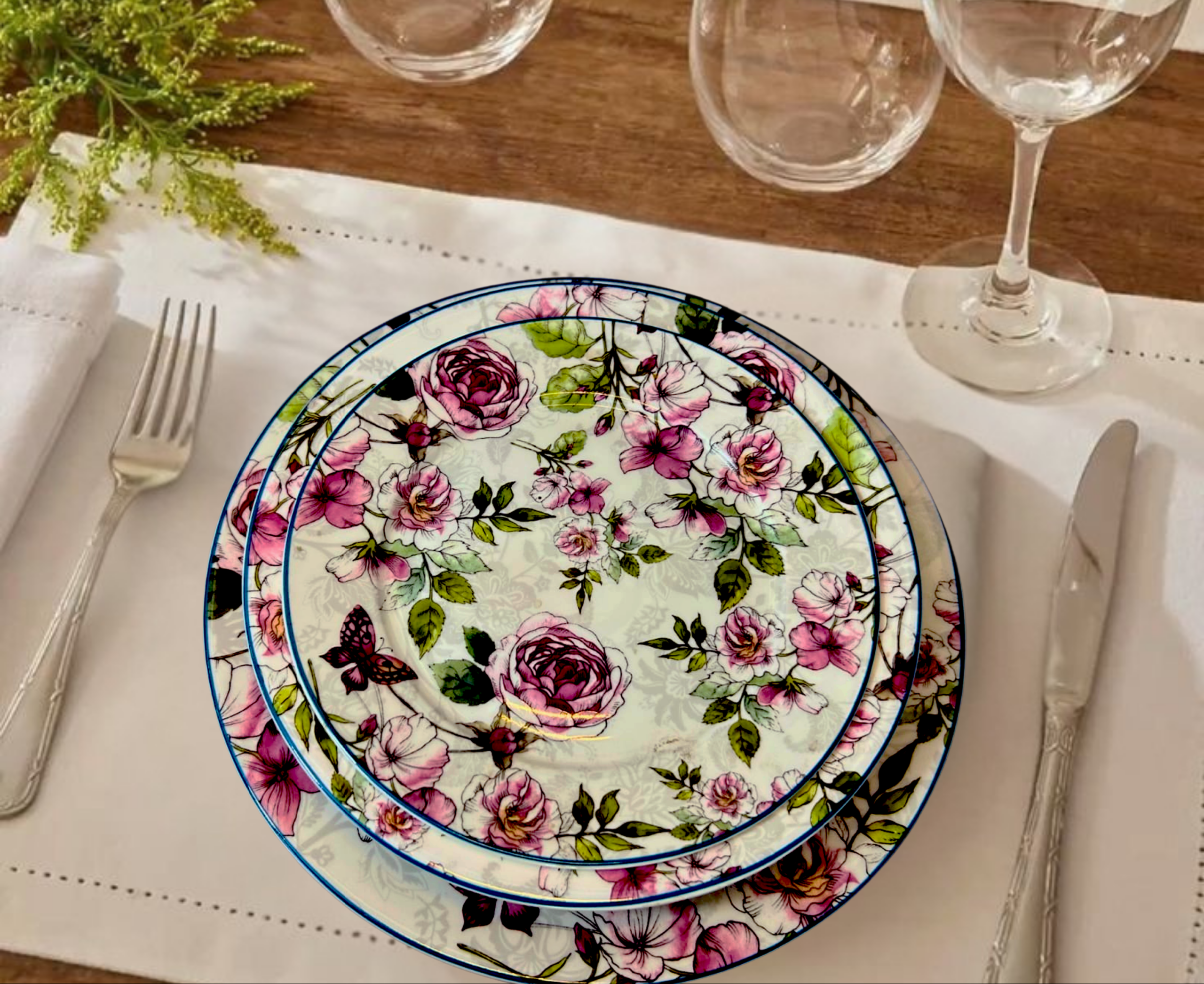 Victorian Rose – 18-Piece Plate Set - Image 2